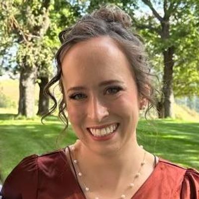 Nichole, 32