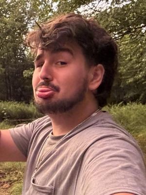 Christopher, 19