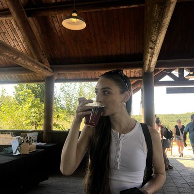 Clare, 28