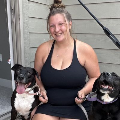 Sydnee, 29