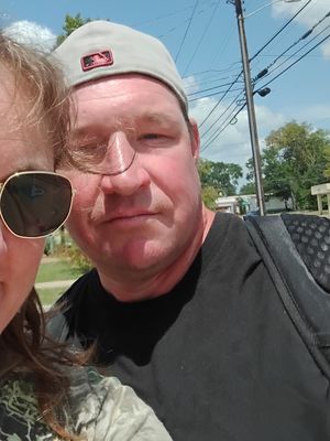 Joey, 43