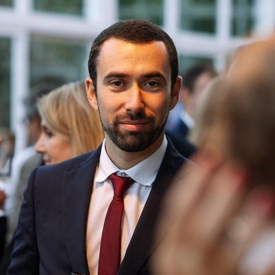 Pedro, 32
