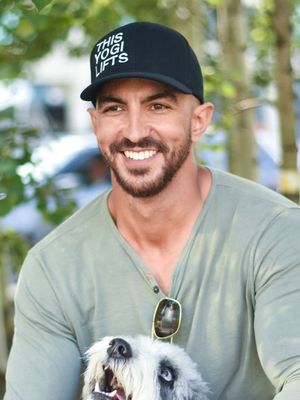 Pedro, 35