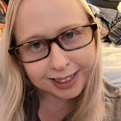 Amanda, 48