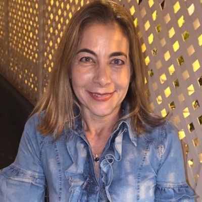 Claudia, 54