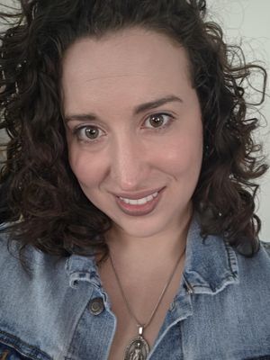 Celina, 33