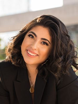 Marisol, 23