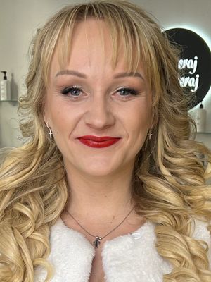 Adrana, 29