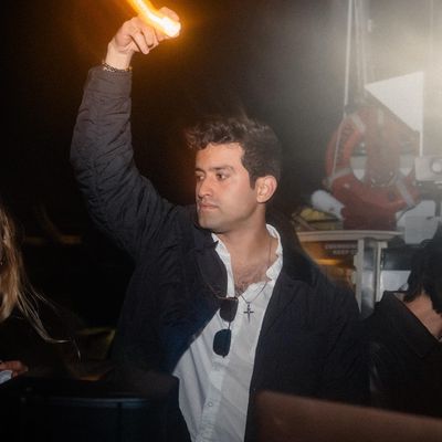 Sebastian, 27