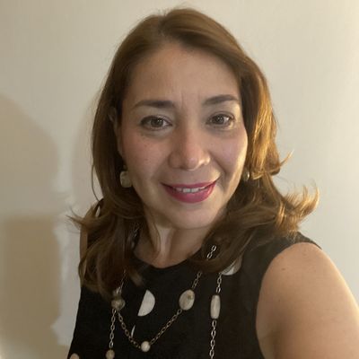 Maria Fernanda, 53