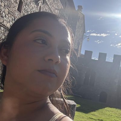 Rocio, 27