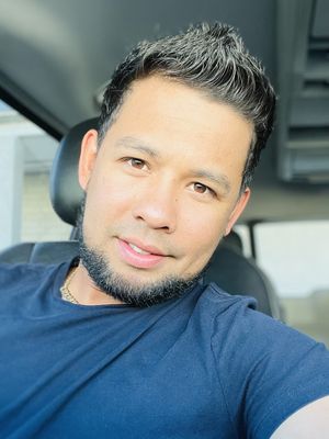 Alex, 31