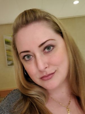 Martina, 41