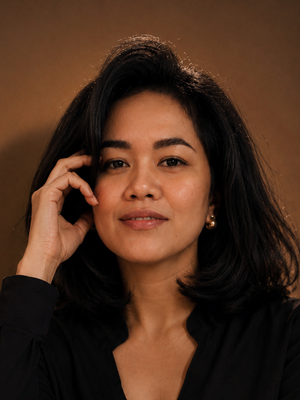 Inez, 40