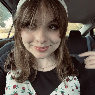 Sarah, 23