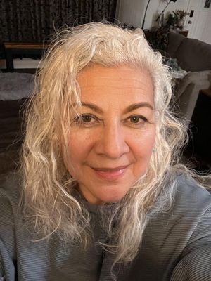Juliana, 59