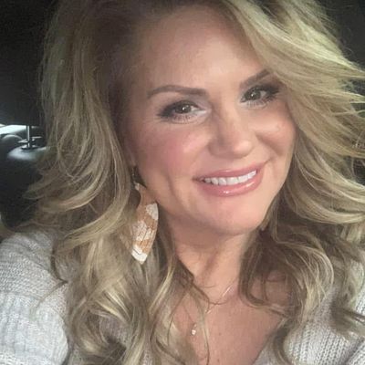 Cindy, 46