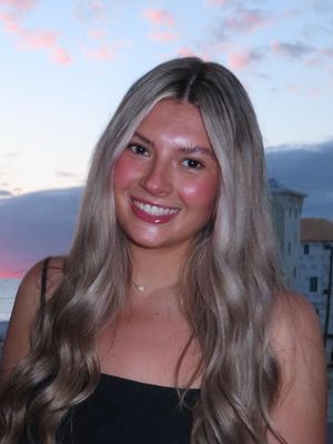 Kaelyn, 22
