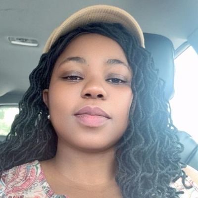 Larissa, 40