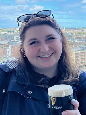 Lucy, 28