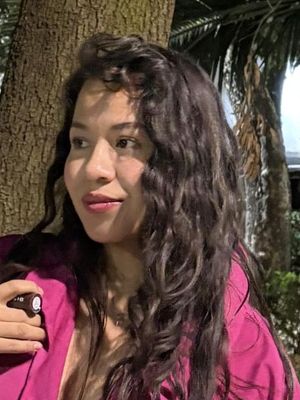 Angeles, 24