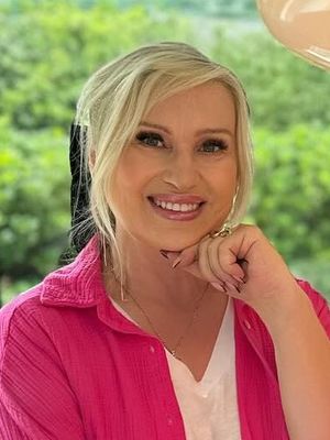 Theresa, 52
