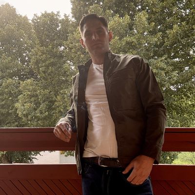 Simon, 40