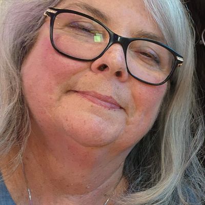 Sandra, 59