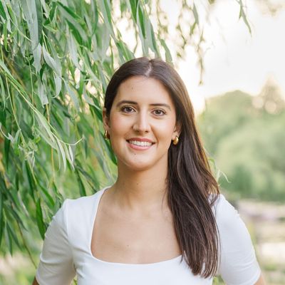 Isabella, 25