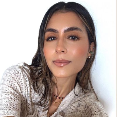 Martina, 35