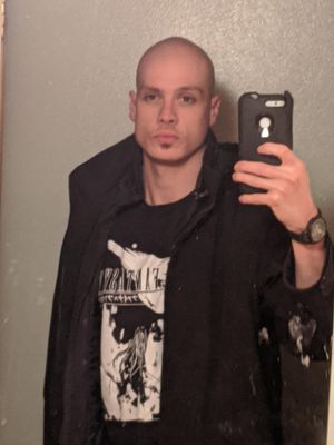 Nicolas, 37