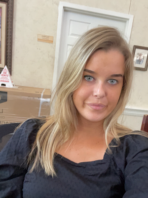 Elizabeth, 28