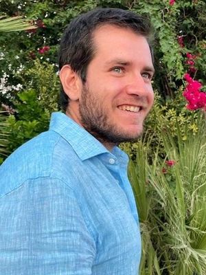 Alvaro, 31