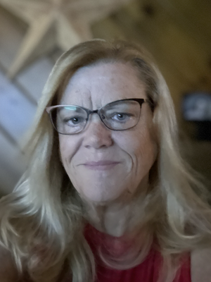 Sandra, 66