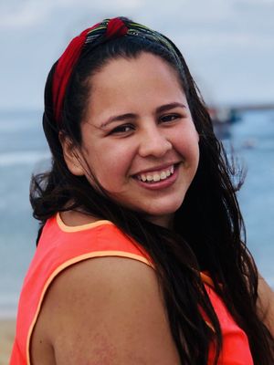 Camila, 33