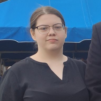 Lily, 27