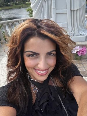 Bella, 60