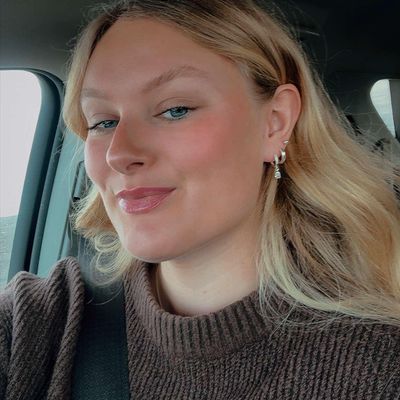 Erin, 25