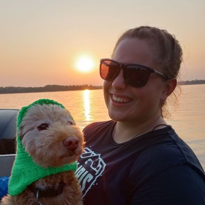 Anna, 22