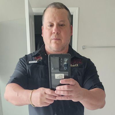 Luis, 48