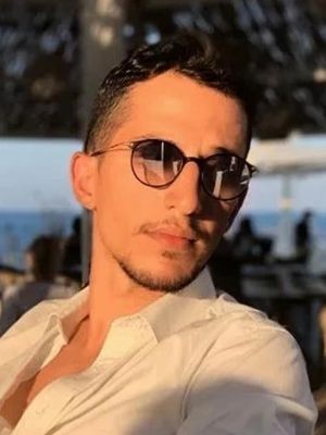 Emanuele, 33