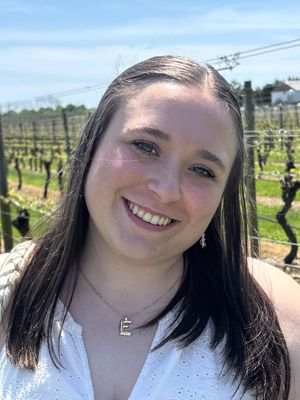 Elizabeth, 22