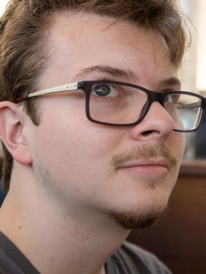 Alexi, 22