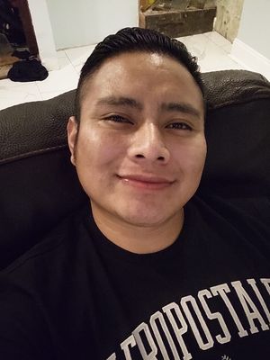 Carlos, 33