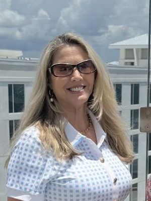 Audra, 55