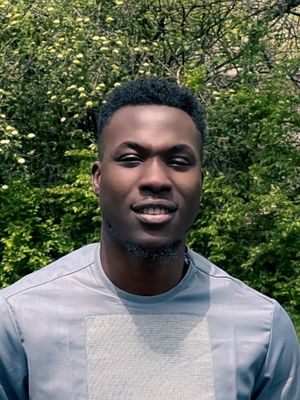 Tomide, 34