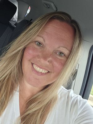 Bella, 48