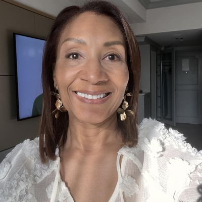 Michelle, 59