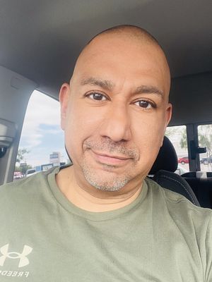 Jorge, 49
