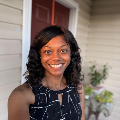 Adrianna, 33